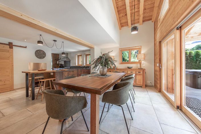 Image No.6-5 Bed Property for sale