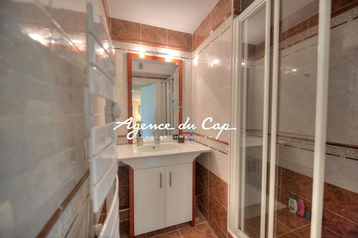 Image No.15-3 Bed Property for sale