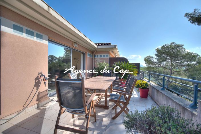 Image No.18-3 Bed Property for sale