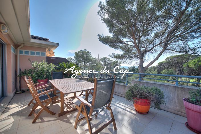 Image No.5-3 Bed Property for sale