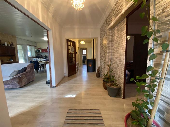 Image No.9-4 Bed House for sale