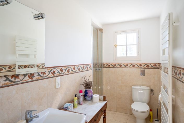 Image No.12-5 Bed House for sale