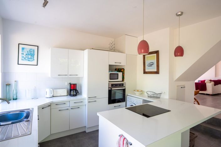 Image No.7-5 Bed House for sale