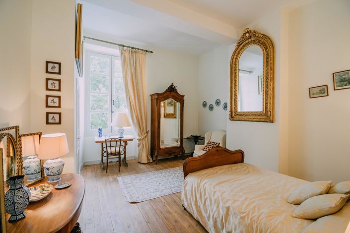 Image No.14-10 Bed House for sale