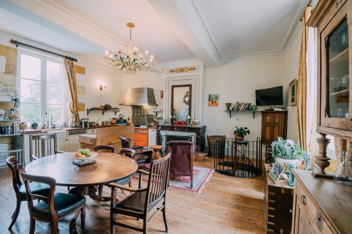 Image No.6-10 Bed House for sale