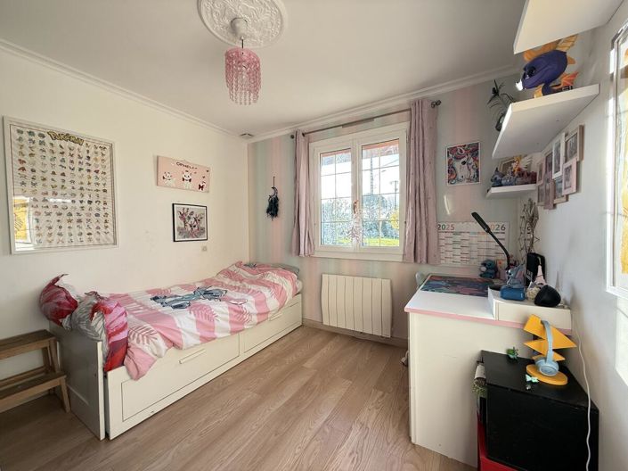 Image No.7-5 Bed House for sale