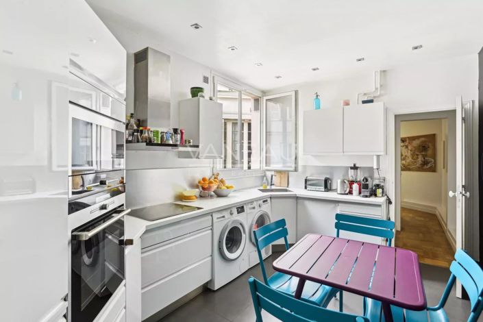 Image No.8-3 Bed Property for sale