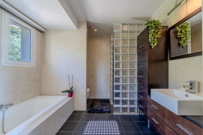 Image No.13-5 Bed House for sale