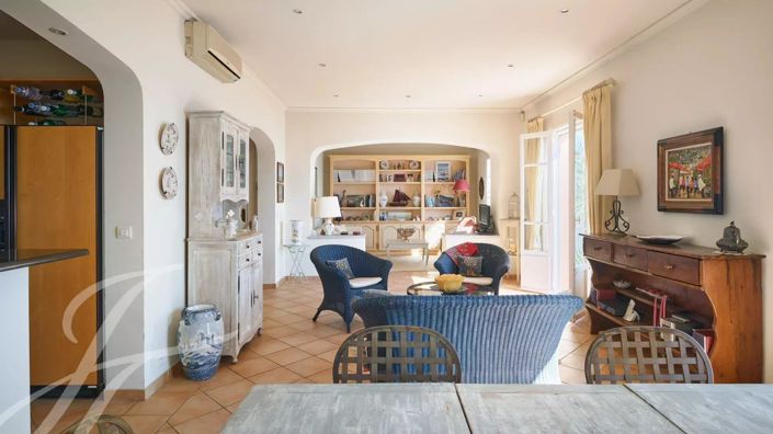 Image No.10-4 Bed House for sale