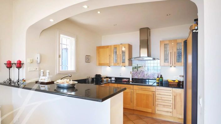 Image No.11-4 Bed House for sale