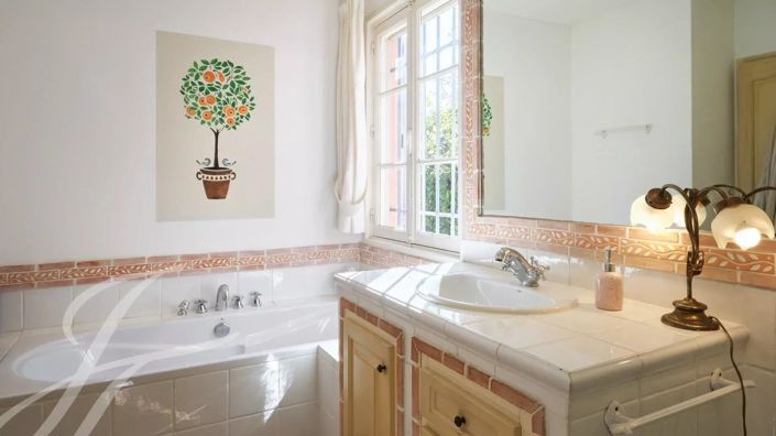 Image No.14-4 Bed House for sale