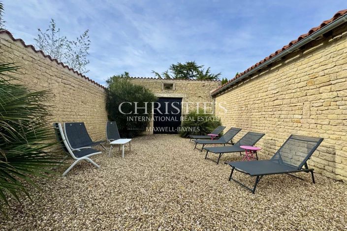 Image No.12-6 Bed House for sale