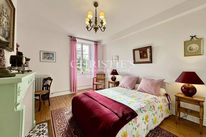 Image No.29-6 Bed House for sale