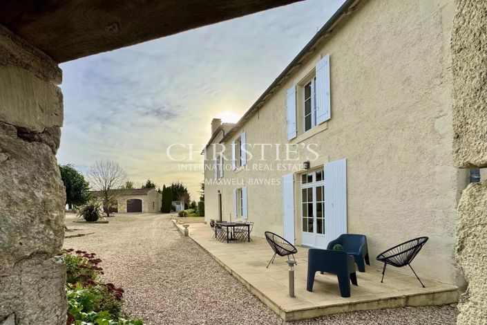 Image No.8-6 Bed House for sale