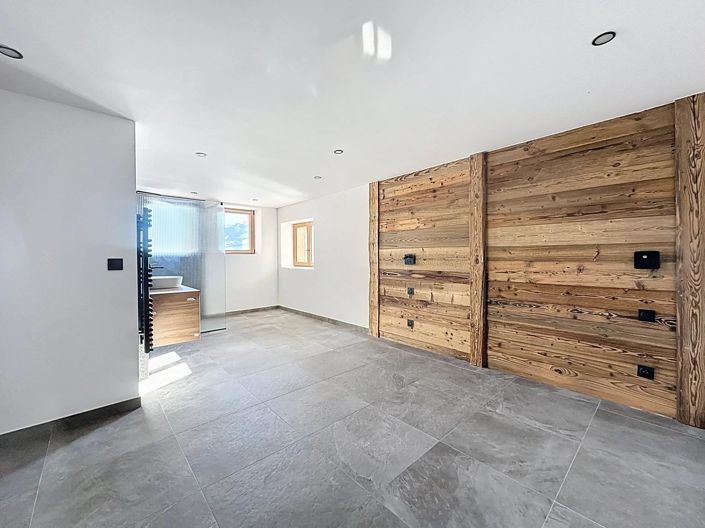 Image No.10-4 Bed House for sale