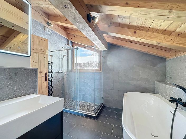 Image No.26-4 Bed House for sale