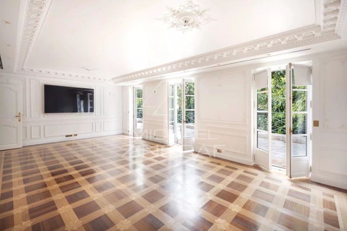 Image No.11-5 Bed House for sale