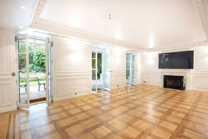 Image No.6-5 Bed House for sale