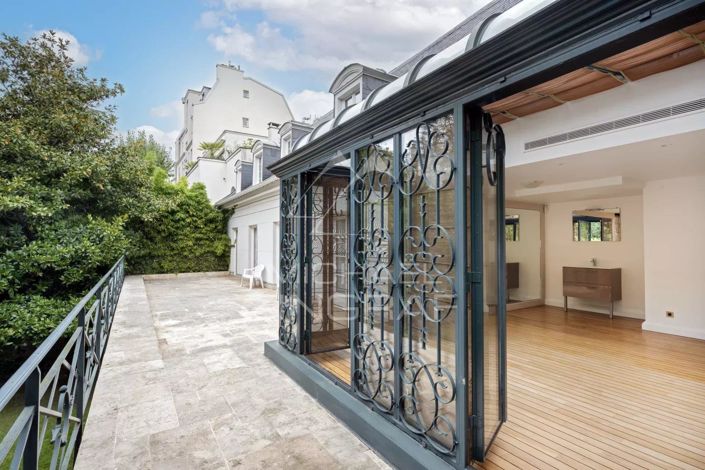 Image No.9-5 Bed House for sale