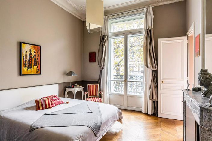 Image No.23-4 Bed Property for sale