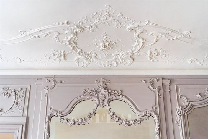 Image No.4-4 Bed Property for sale