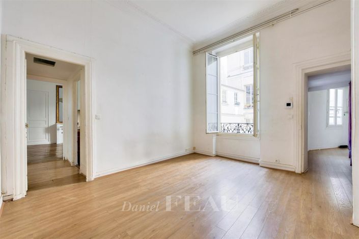 Image No.11-3 Bed Property for sale