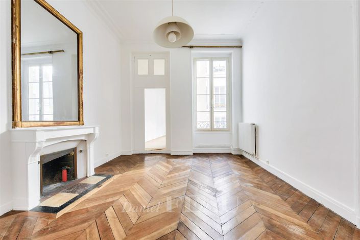 Image No.9-3 Bed Property for sale