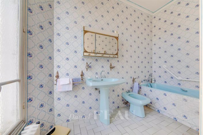 Image No.17-4 Bed Property for sale