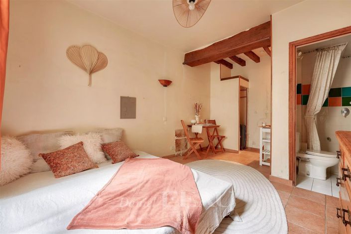 Image No.11-2 Bed Property for sale