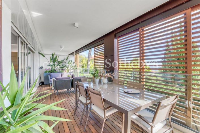 Image No.10-2 Bed Property for sale