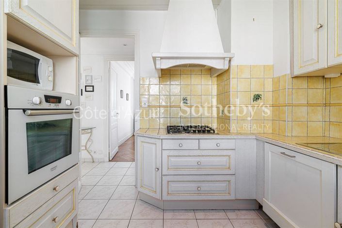 Image No.13-2 Bed Property for sale