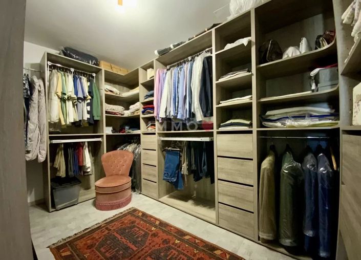 Image No.12-3 Bed House for sale