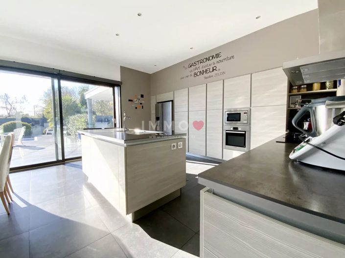 Image No.2-3 Bed House for sale