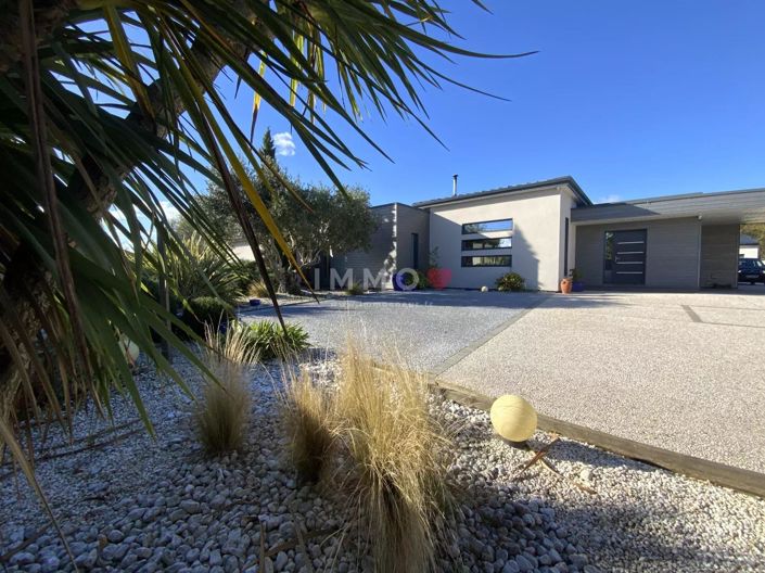 Image No.21-3 Bed House for sale