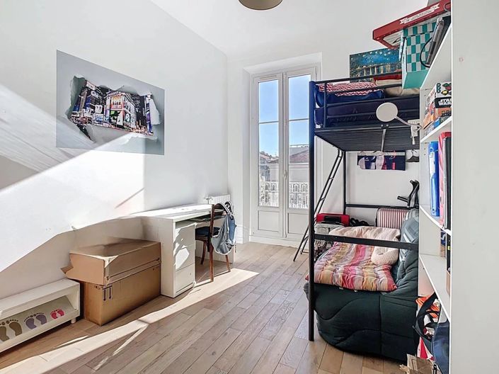 Image No.7-5 Bed Apartment for sale