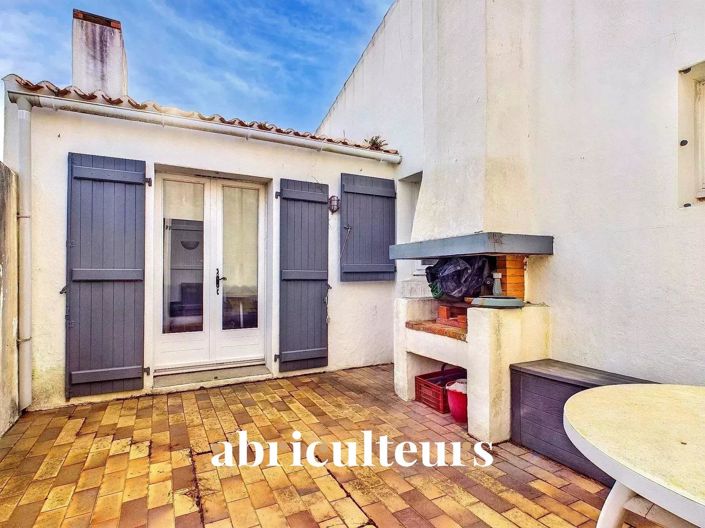 Image No.8-3 Bed House for sale