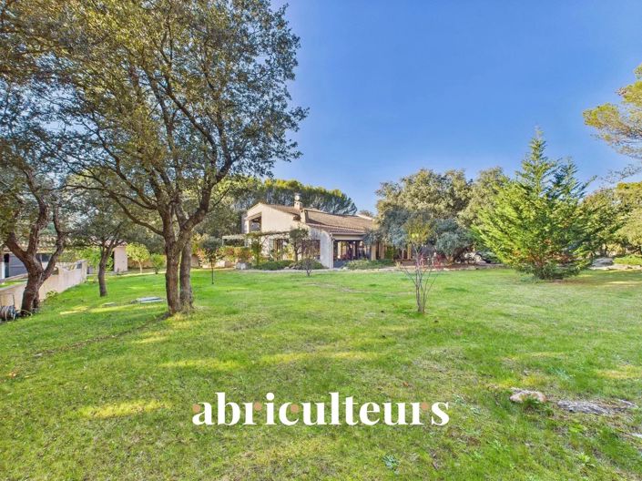 Image No.1-4 Bed House for sale