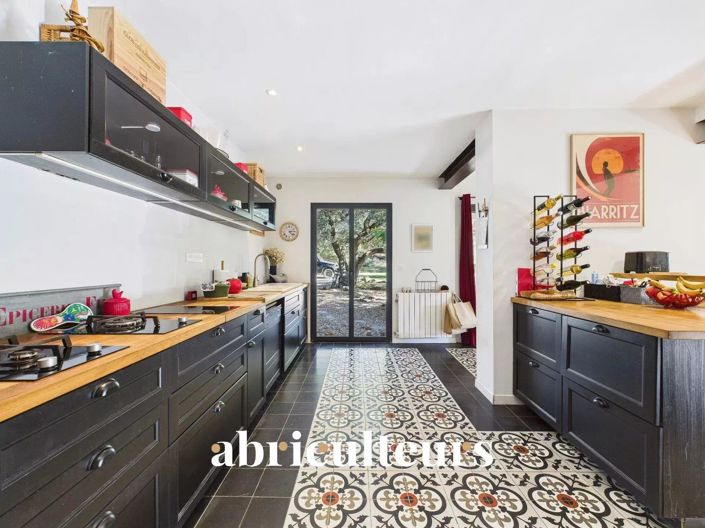 Image No.12-4 Bed House for sale