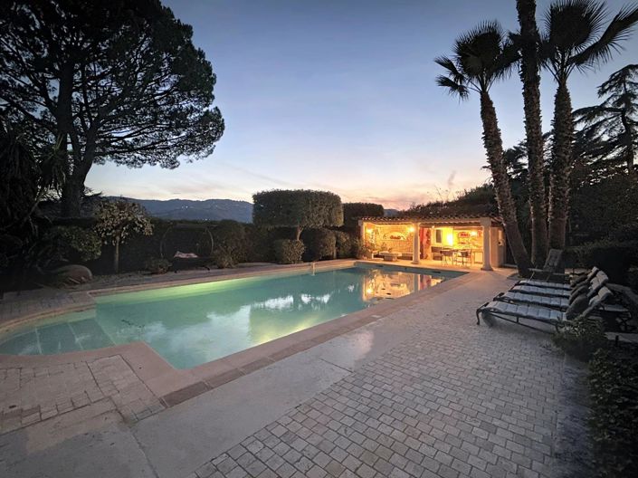 Image No.10-5 Bed House for sale