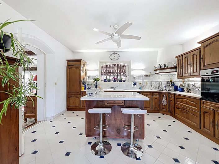 Image No.15-5 Bed House for sale