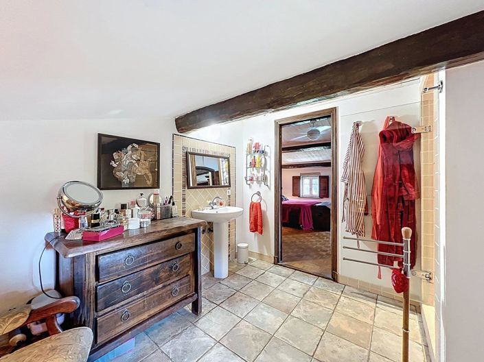 Image No.21-5 Bed House for sale