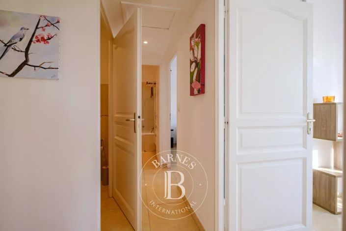 Image No.8-3 Bed Property for sale