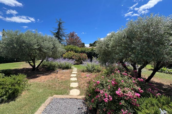 Image No.2-4 Bed House for sale