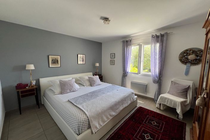 Image No.8-4 Bed House for sale