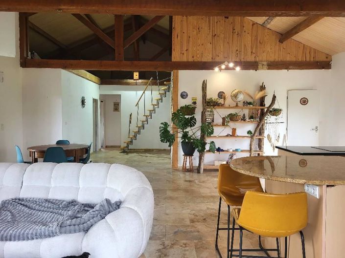 Image No.2-4 Bed House for sale