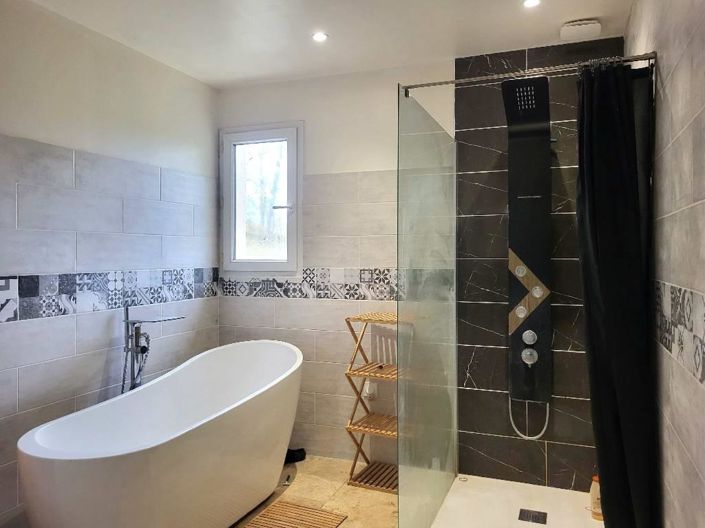 Image No.6-4 Bed House for sale