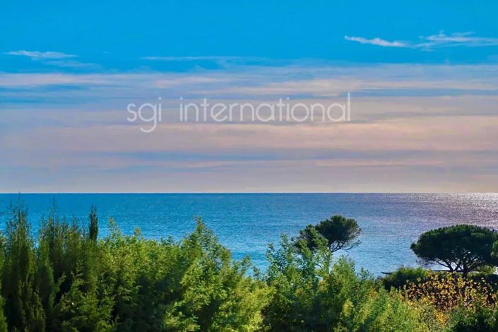 Image No.2-5 Bed House for sale