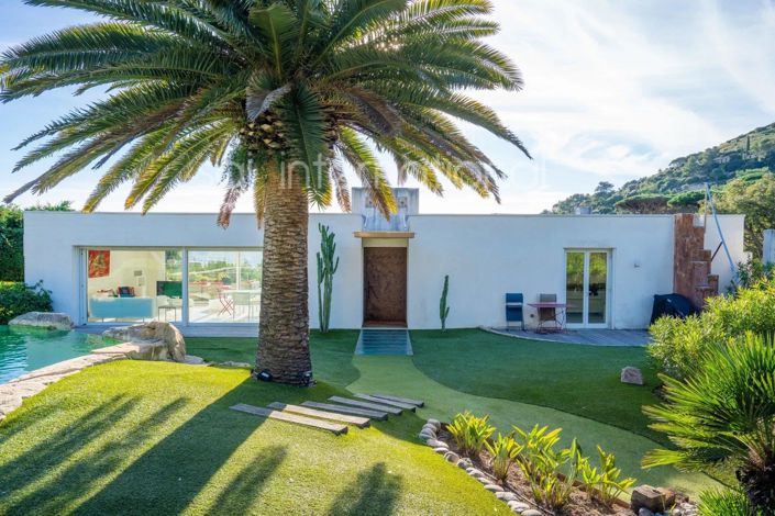 Image No.4-5 Bed House for sale