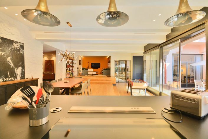 Image No.10-3 Bed Property for sale