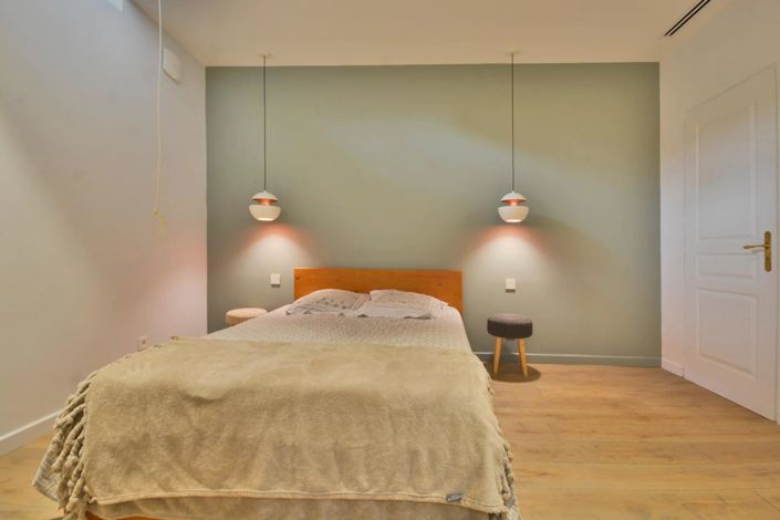 Image No.20-3 Bed Property for sale